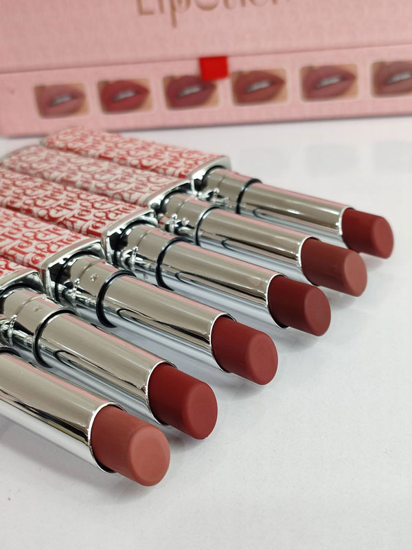 رژ لب جامد دیور مدل پوکه